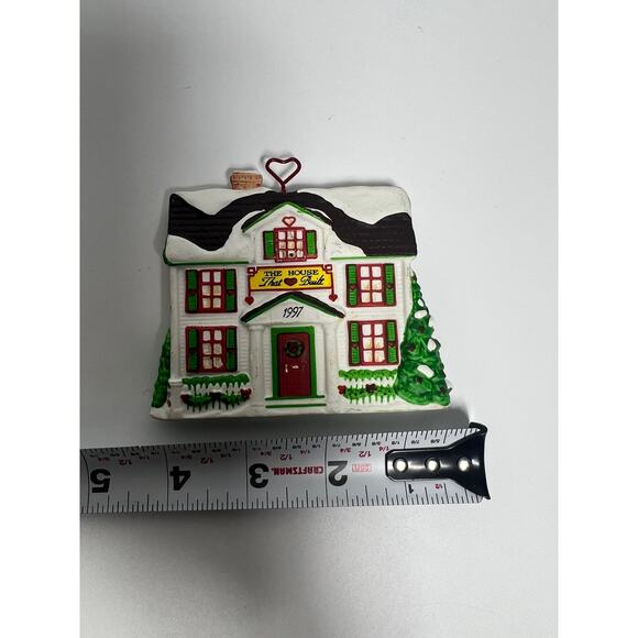 Dept 56 Snow Village The RONALD McDONALD HOUSE That Love Built 1997 Ornament - Picture 4 of 7